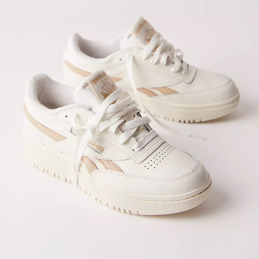 NEW Reebok Shoes Embroidery Club C - Picture 2 of 3